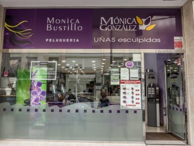 Mónica González y Mónica Bustillo. Peluquería, uñas esculpidas y estética